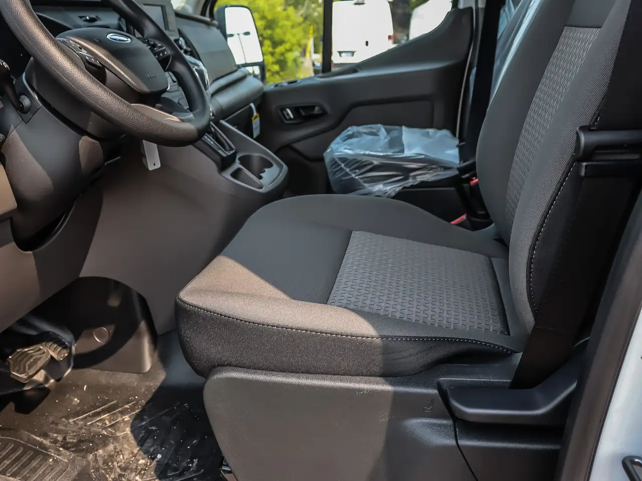 Ford Transit Cargo Van снимка Ford Transit Cargo Van
