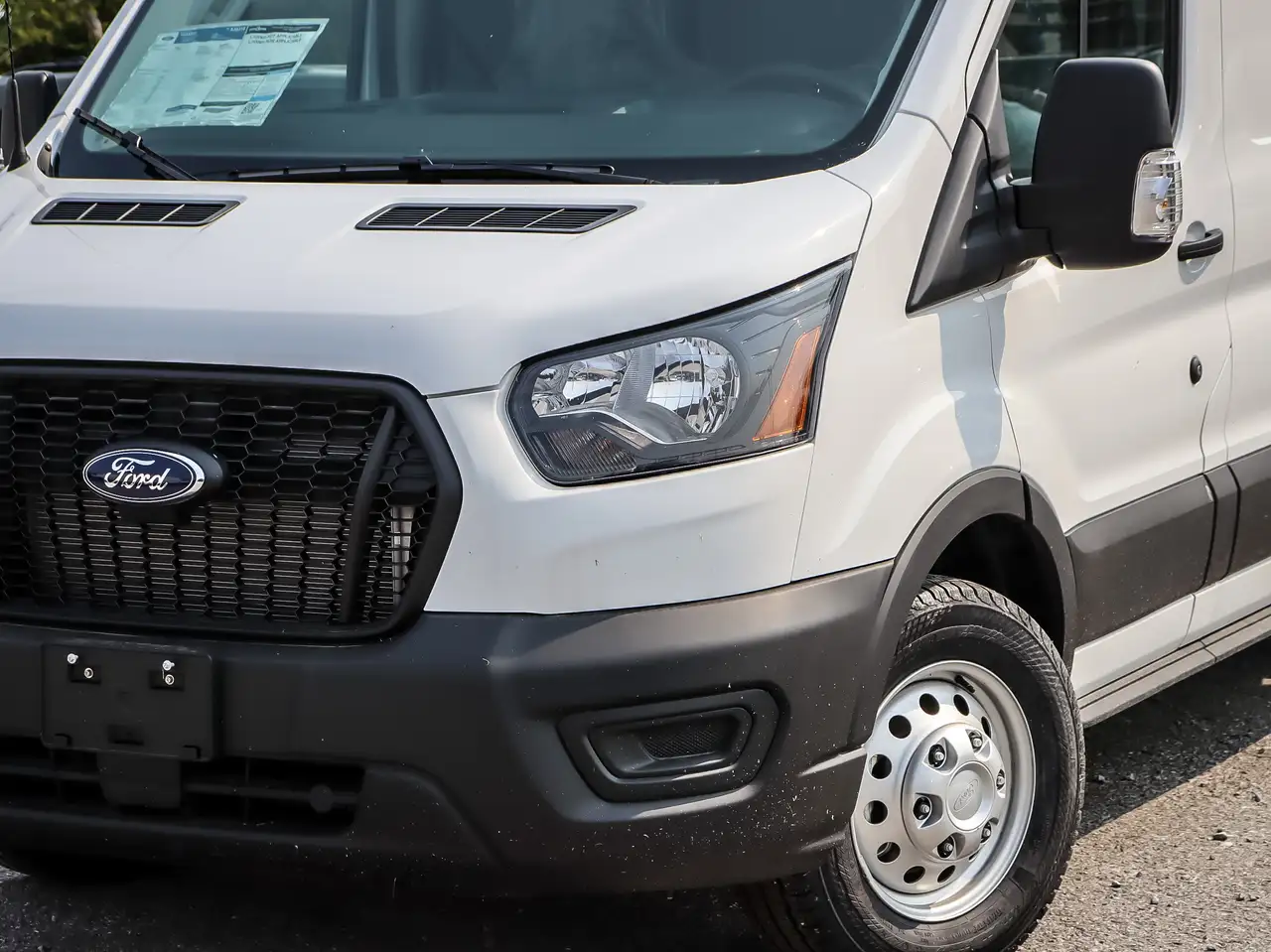 Ford Transit Cargo Van снимка Ford Transit Cargo Van