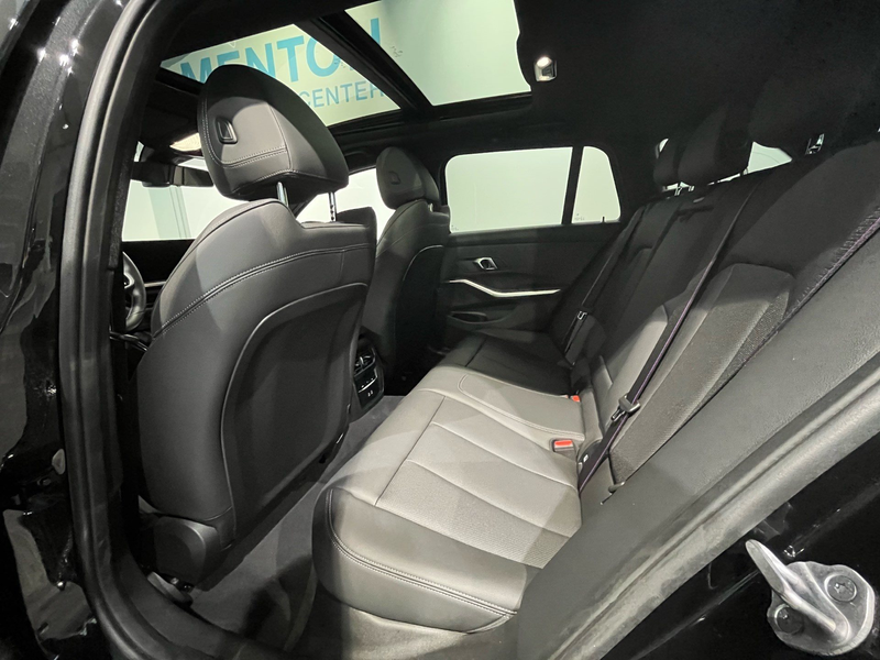 BMW 340 M340i xDrive Touring — photo 11