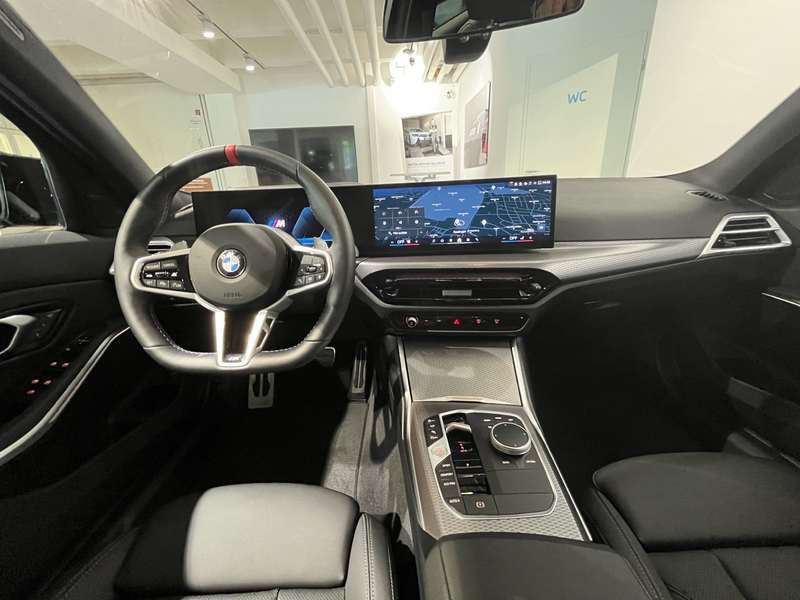 BMW 340 M340i xDrive Touring — photo 12