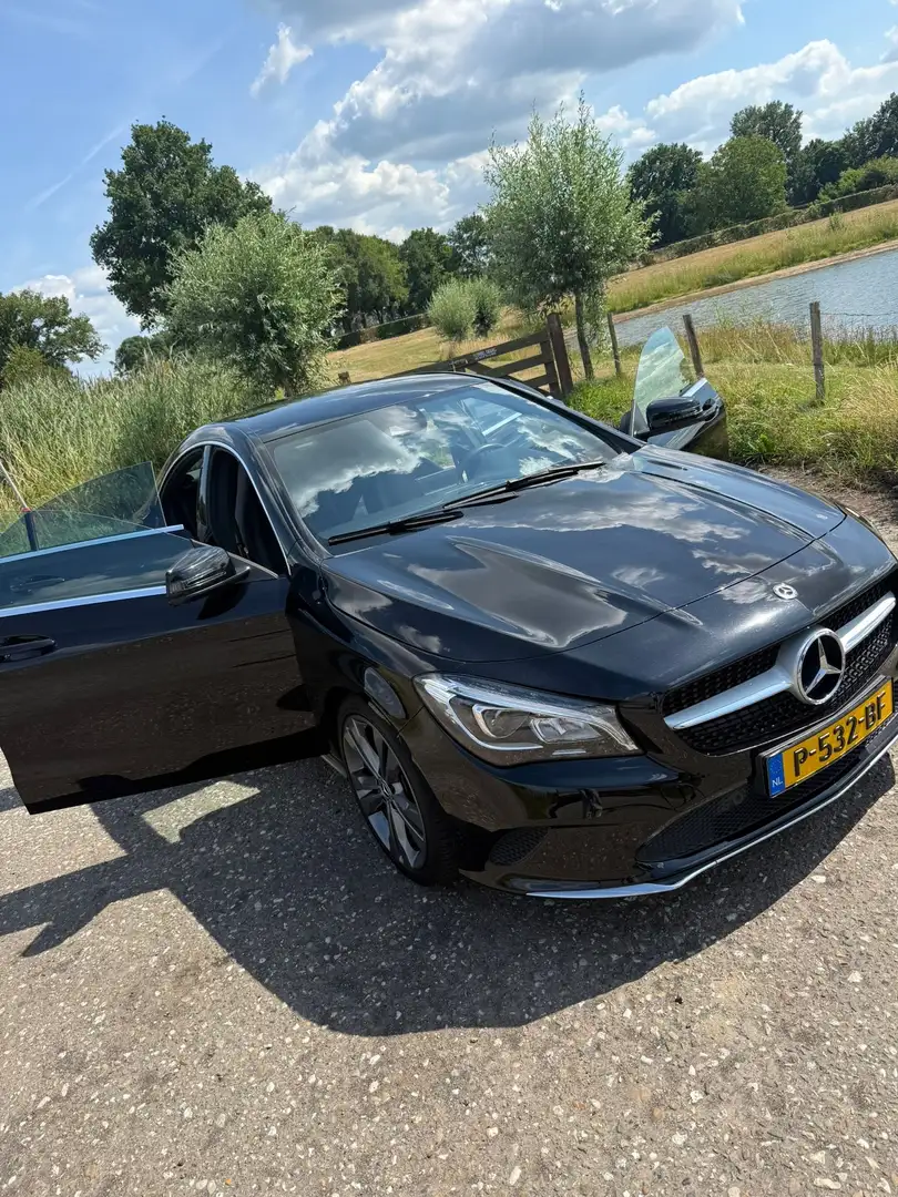 Mercedes-Benz CLE 180 bleu effect edition zwart - 1