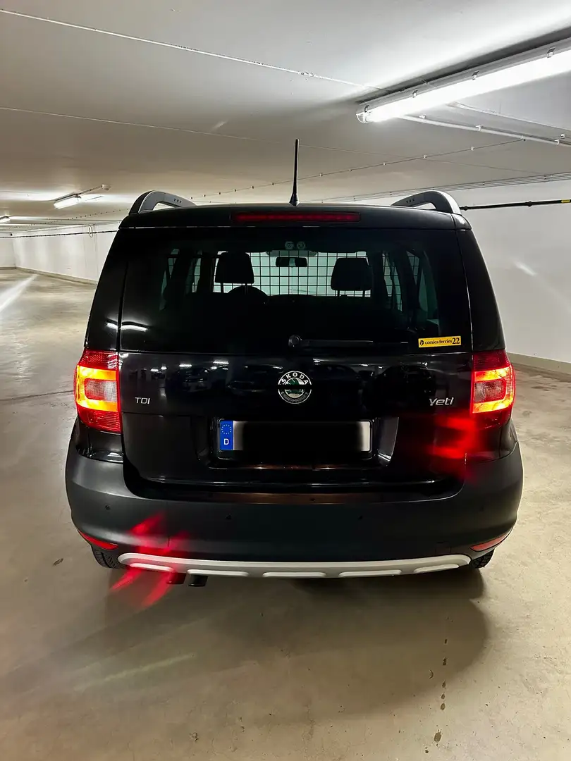 Skoda Yeti Yeti 2.0 TDI / TÜV 01/2027 / Scheckheft Schwarz - 2