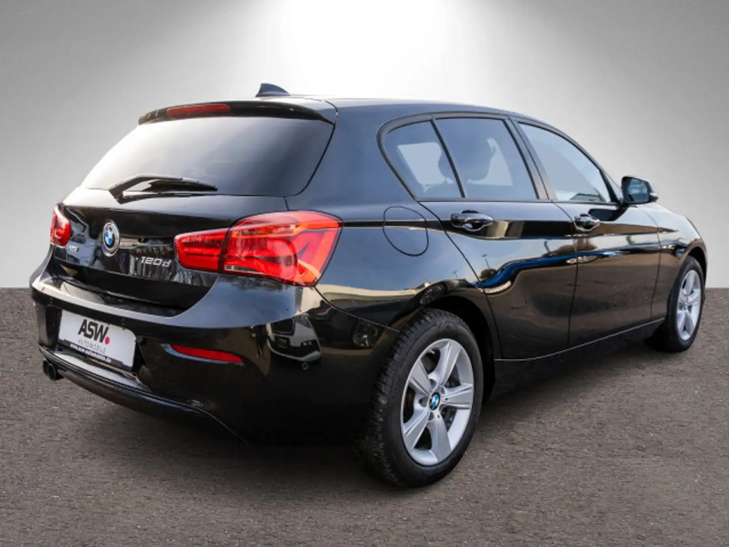 BMW 120 d xDrive Sport Line LED Navi PDC SHZ Schwarz - 2