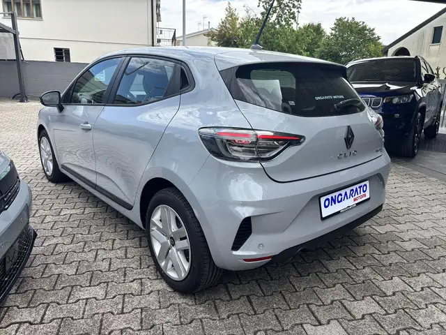 Renault Clio view 6