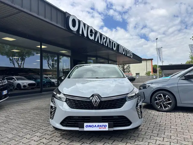 Renault Clio view 2