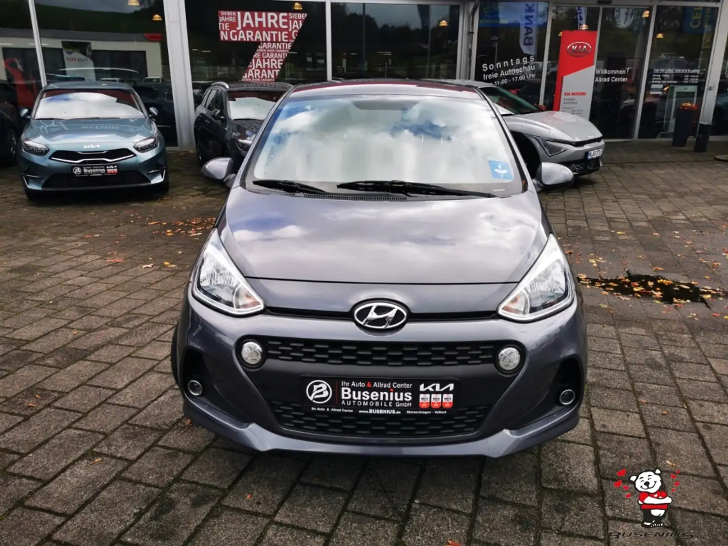 Hyundai i10 1.0 YES! Plus+Navi+Freisprech+SHZ+DAB Grijs - 2