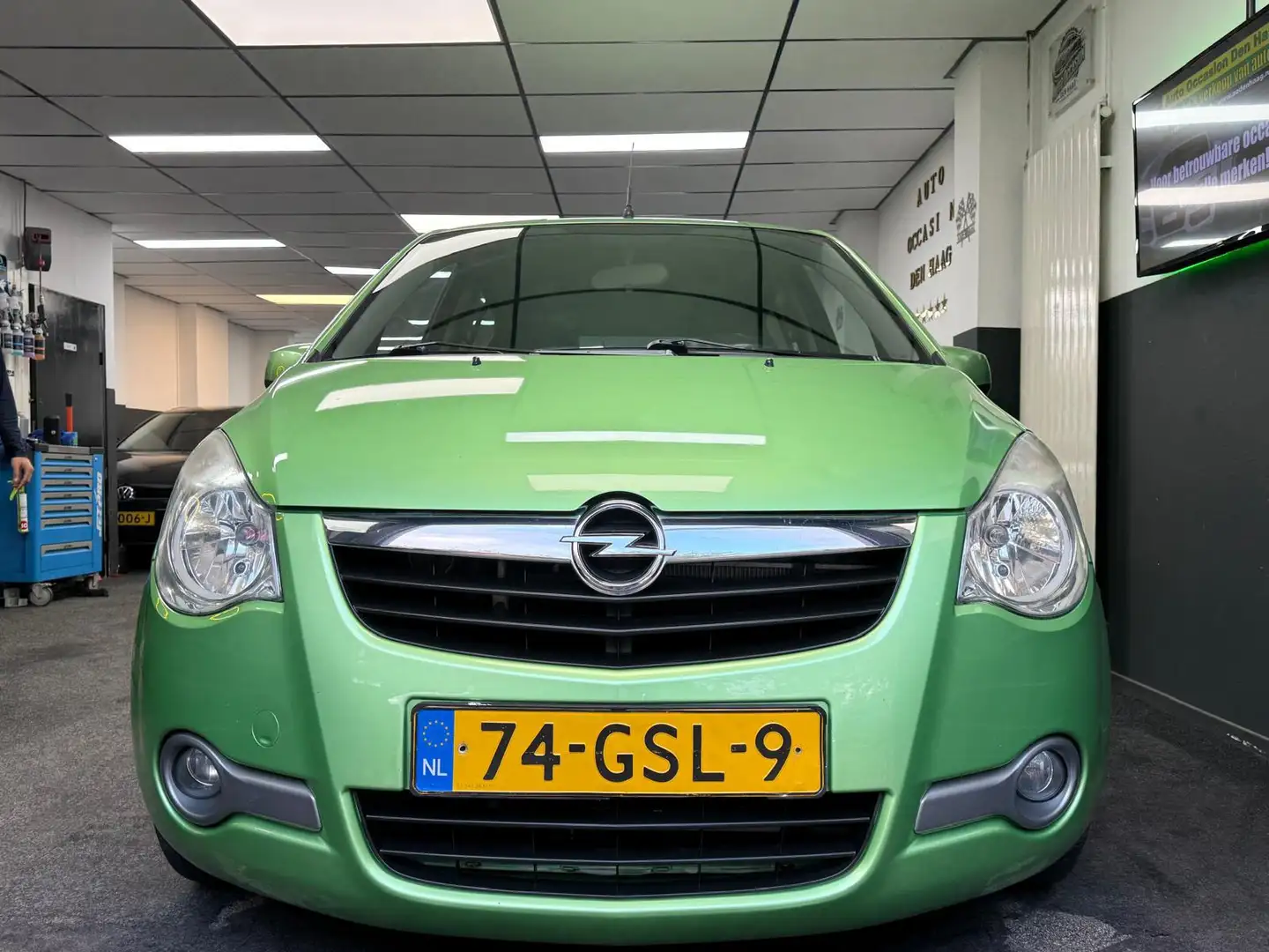 Opel Agila 1.2 Enjoy Groen - 2