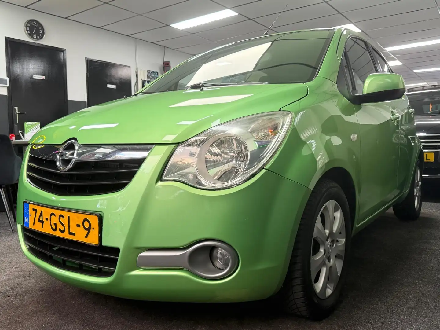 Opel Agila 1.2 Enjoy Groen - 1