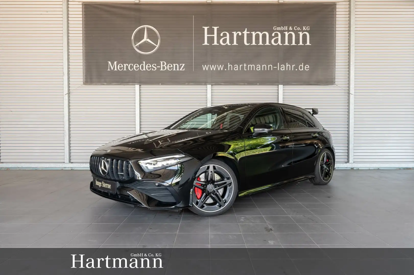 Mercedes-Benz A 35 AMG A 35 4M AMG Aerodynamik Night Panorama HUD Beam Zwart - 1