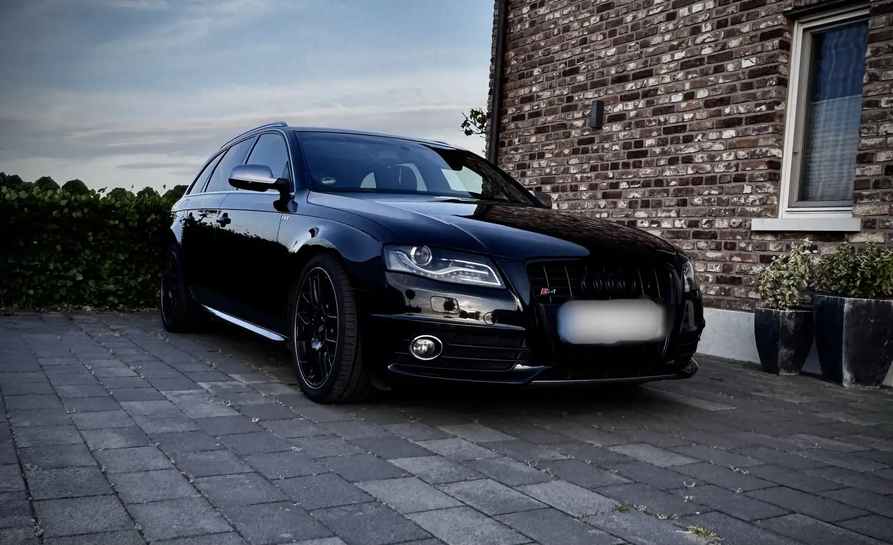 Audi S4 Avant S tronic - 1