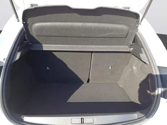 Peugeot 208 view 7