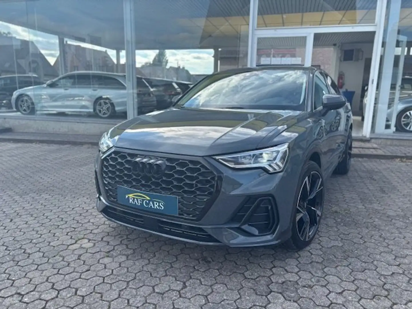 Audi Q3 Q3 35 TDI Sportback S tronic / GARANTIE / CARPASS Grijs - 1