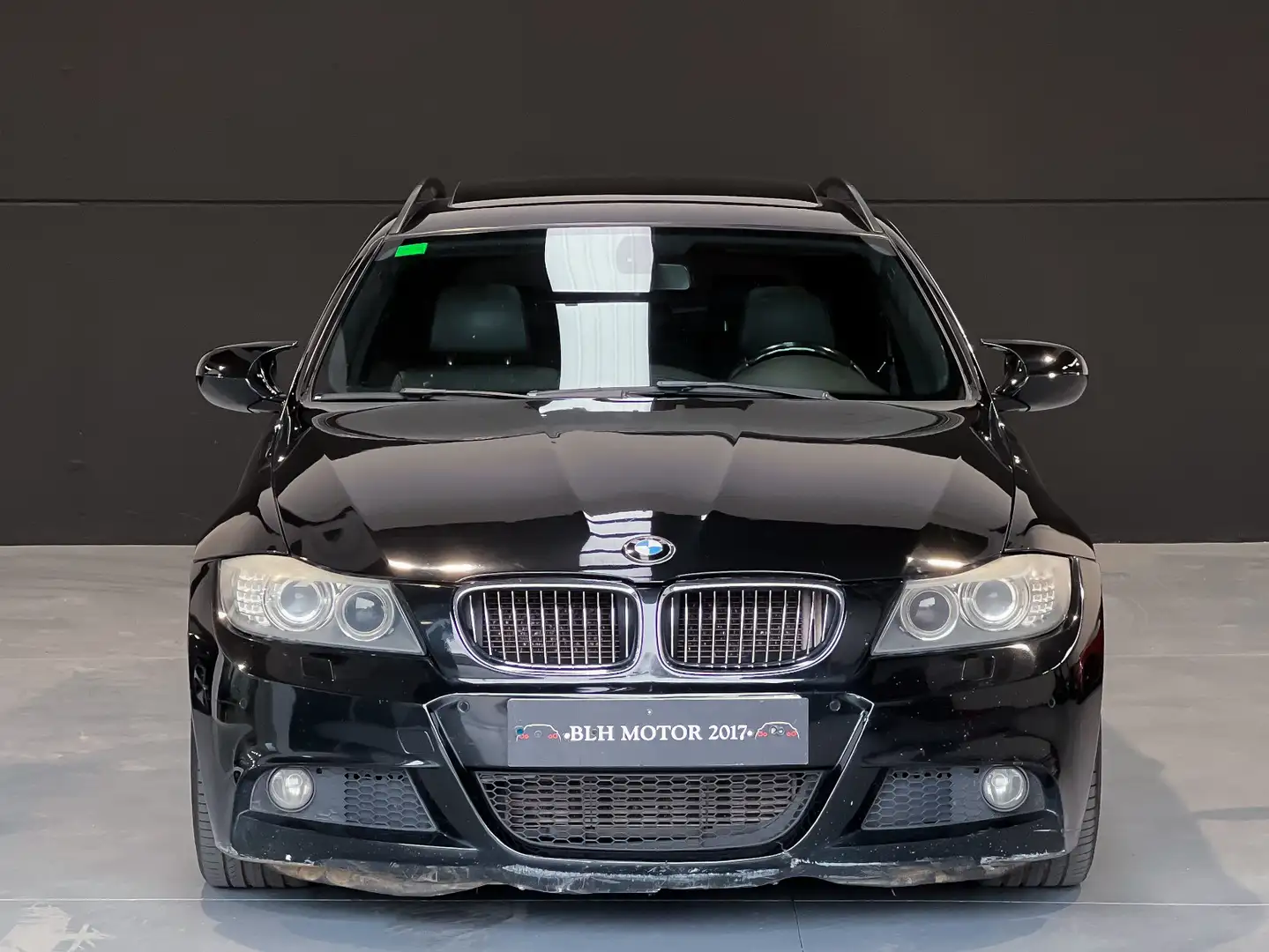 BMW 330 330dA Touring Noir - 2