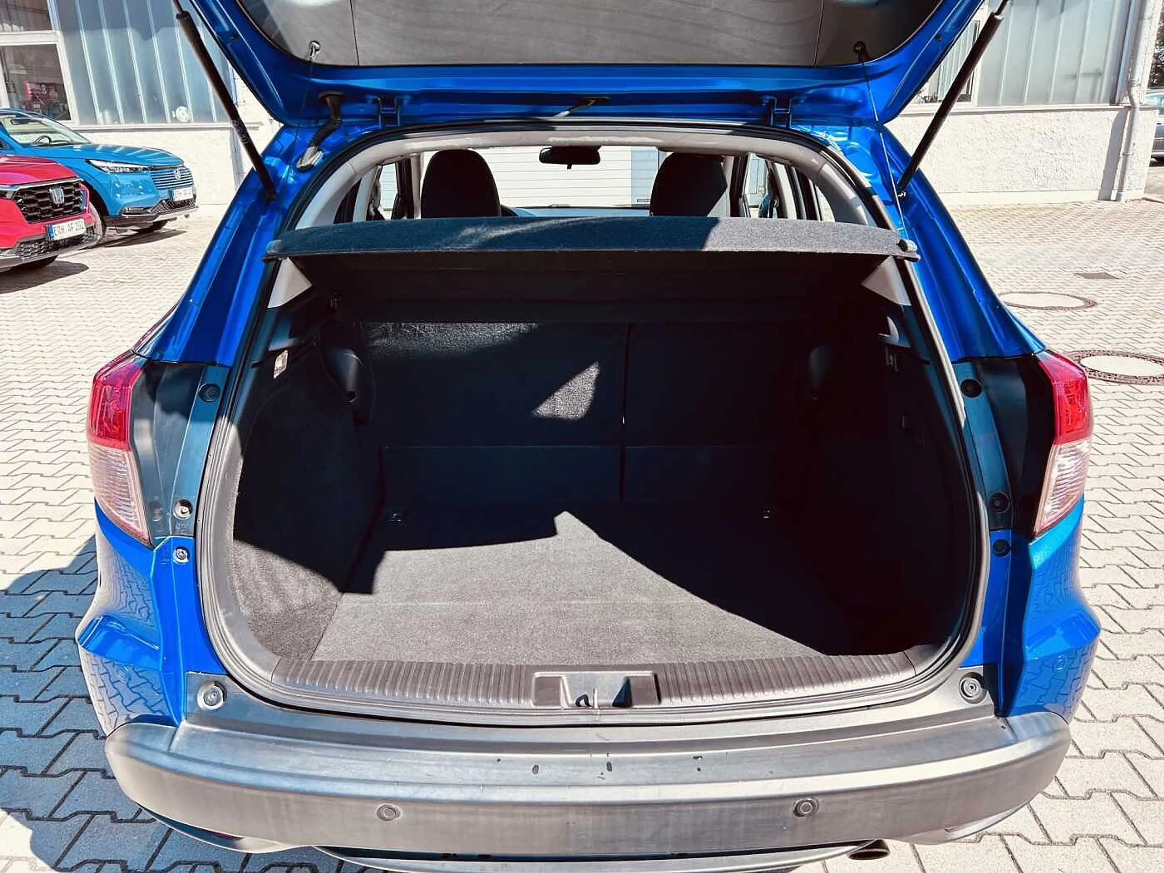 Honda HR-V 1.5 i-VTEC Elegance — photo 11
