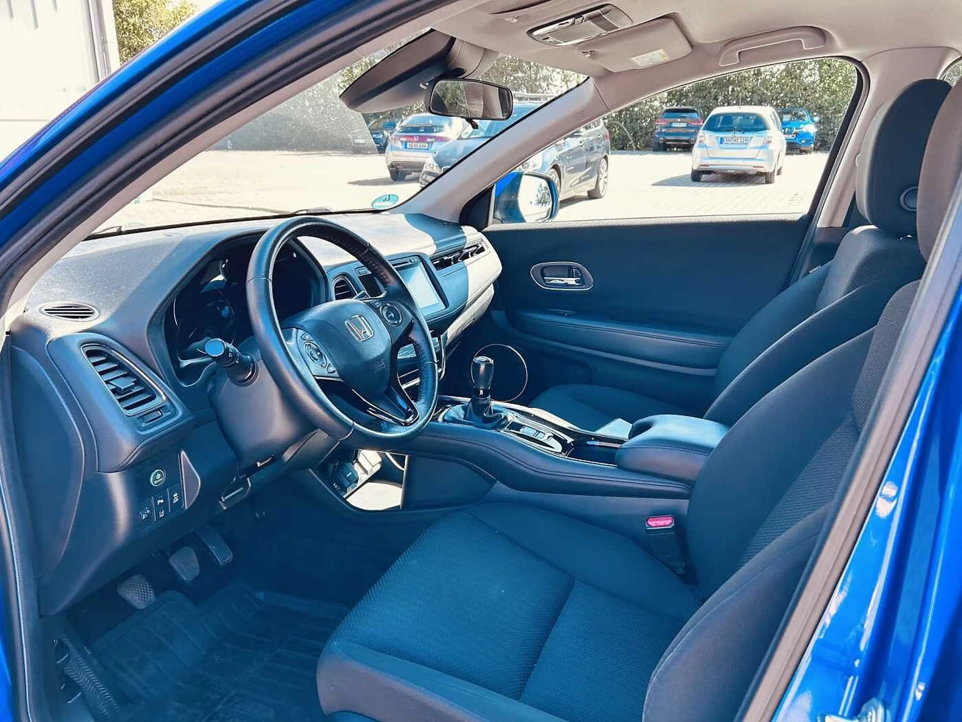 Honda HR-V 1.5 i-VTEC Elegance — photo 8