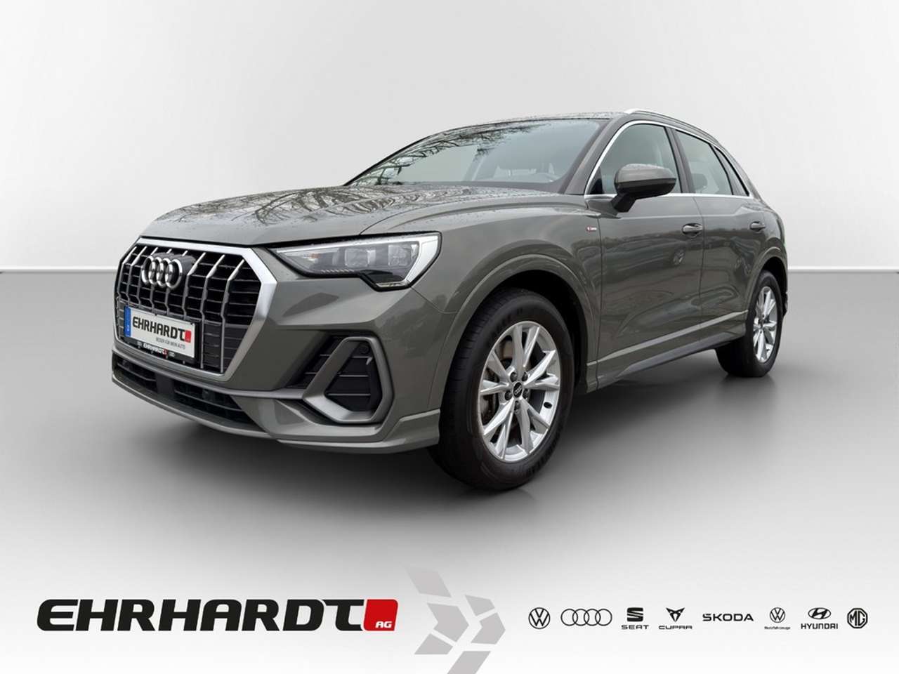Audi Q3 — Audi Q3 40 TFSI quattro S tronic S line AHK*VIRTUAL*NAV...