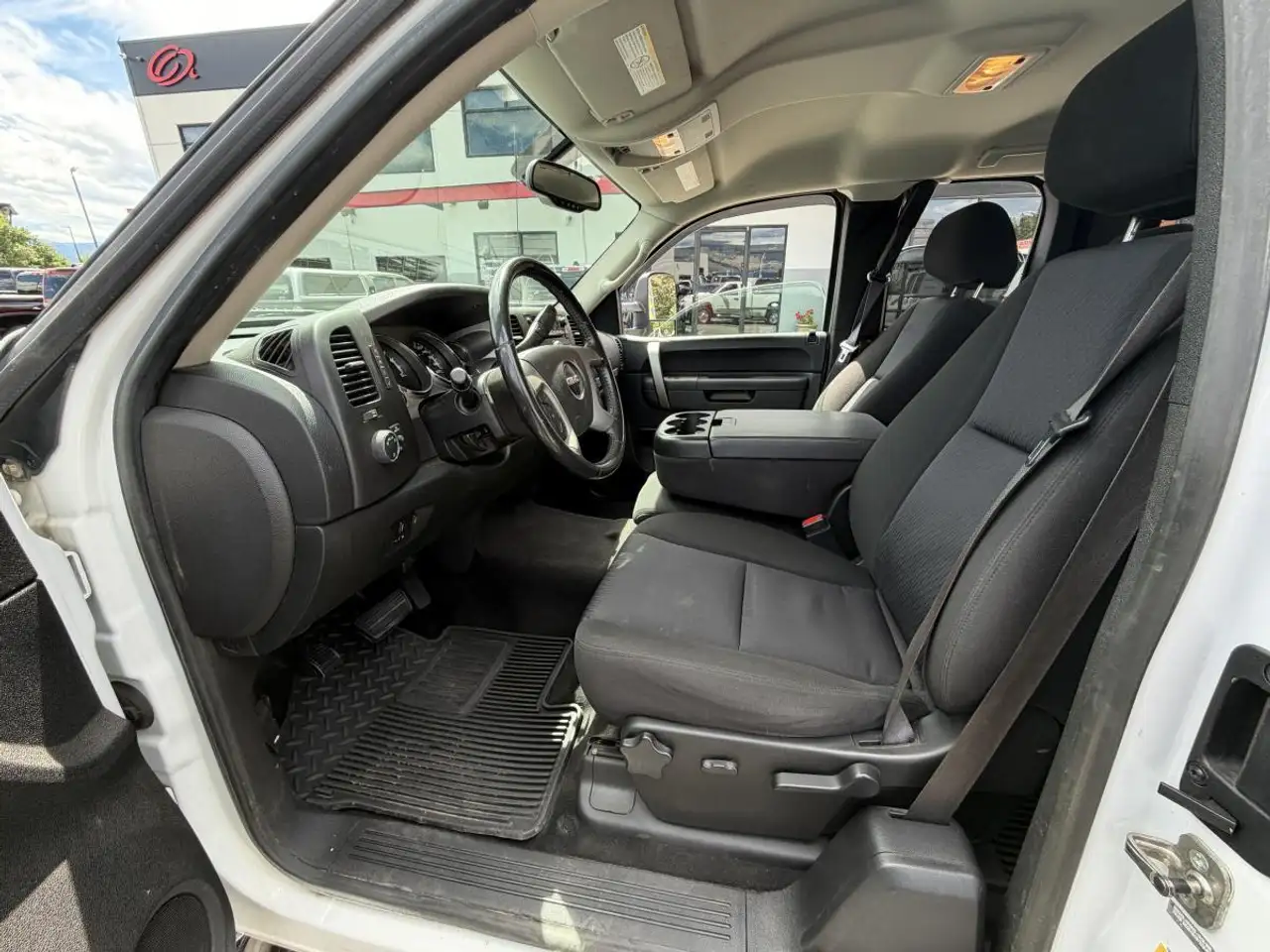GMC Sierra 2500HD снимка GMC Sierra 2500HD