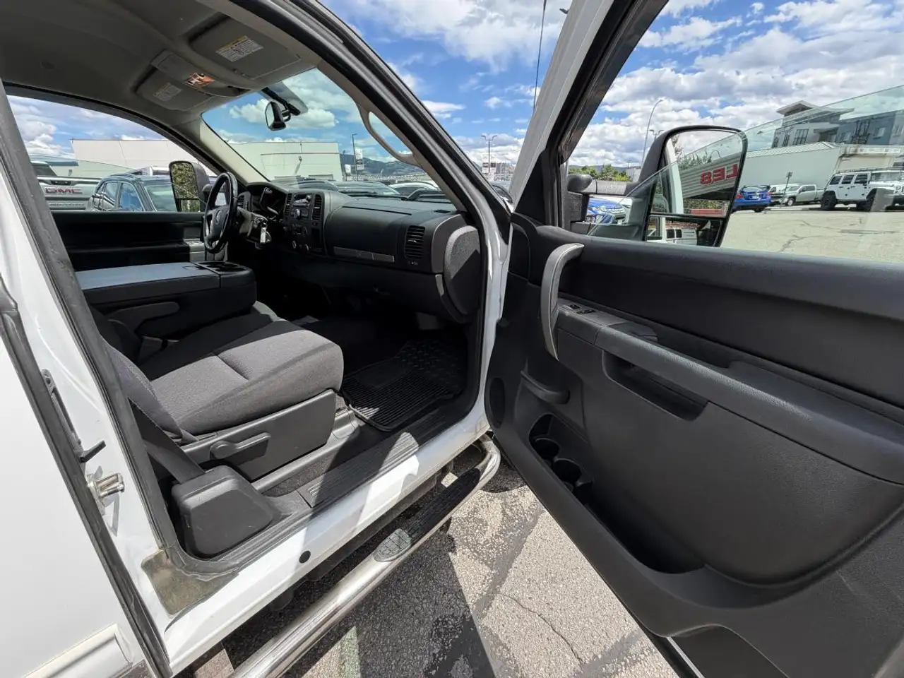 GMC Sierra 2500HD снимка GMC Sierra 2500HD