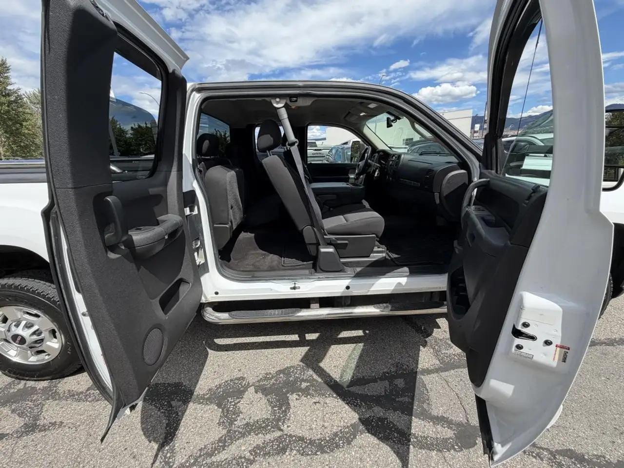 GMC Sierra 2500HD снимка GMC Sierra 2500HD