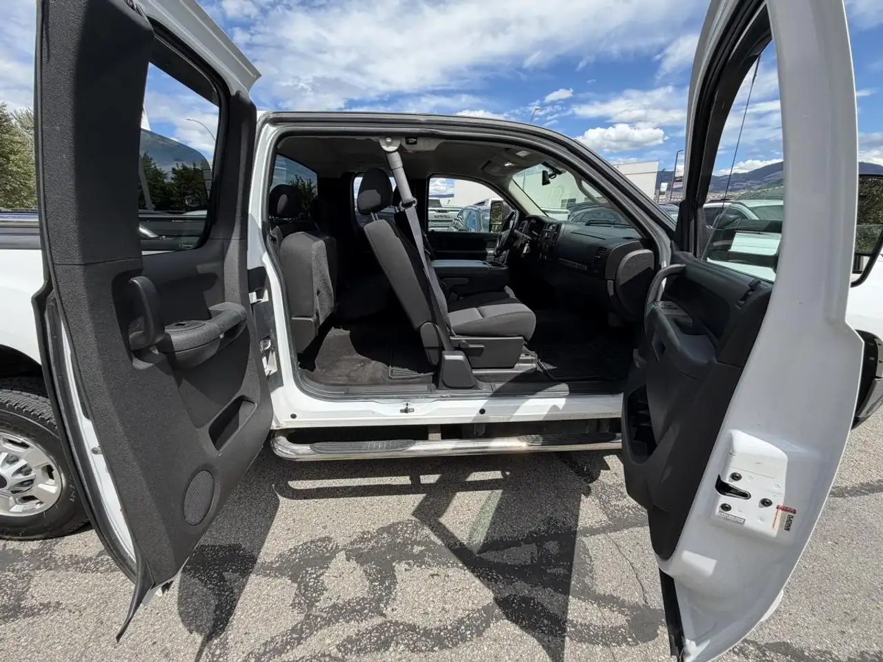 GMC Sierra 2500HD снимка GMC Sierra 2500HD