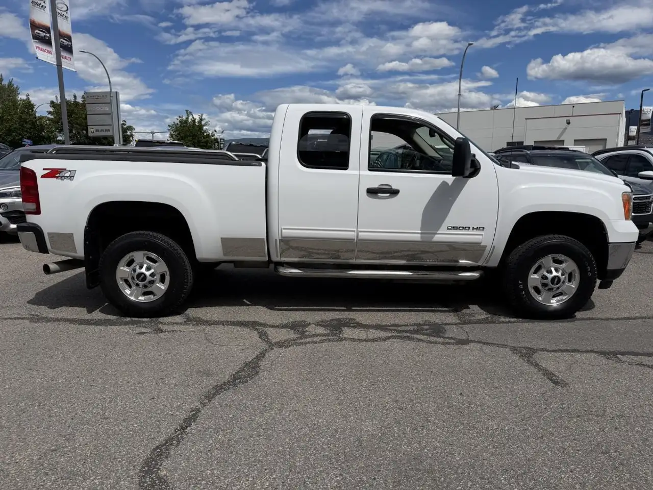 GMC Sierra 2500HD снимка GMC Sierra 2500HD