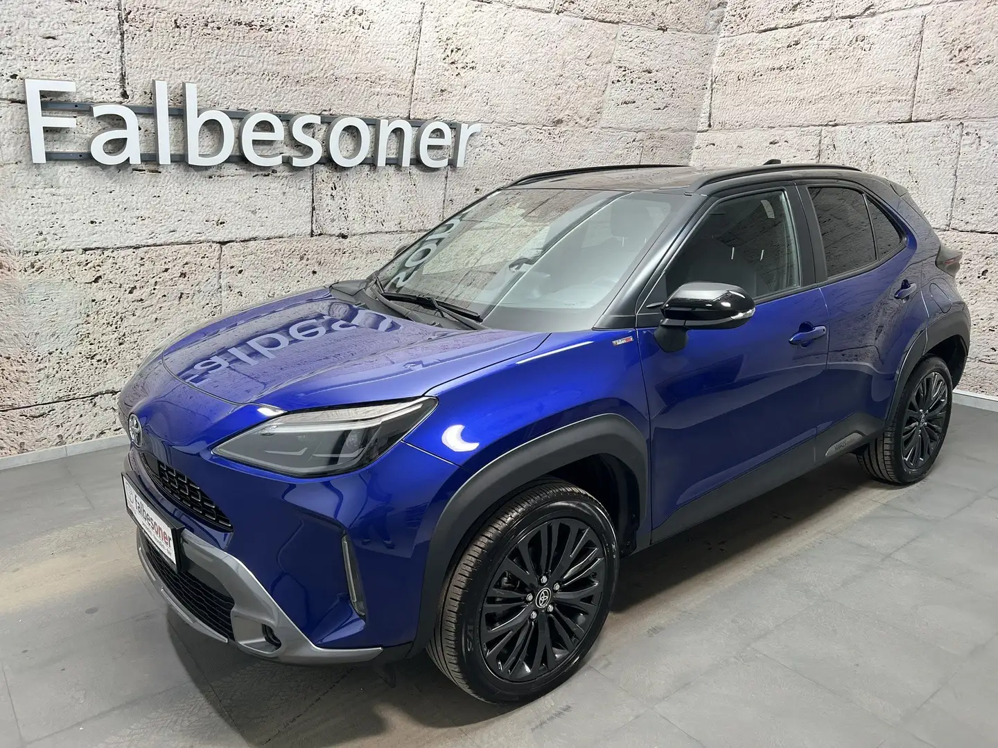 Toyota Yaris Cross 1,5 Hybrid Adventure Blau - 1