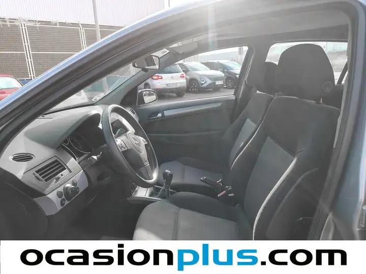 Opel Astra 1.4 16v Enjoy (2004) 2005, foto 8