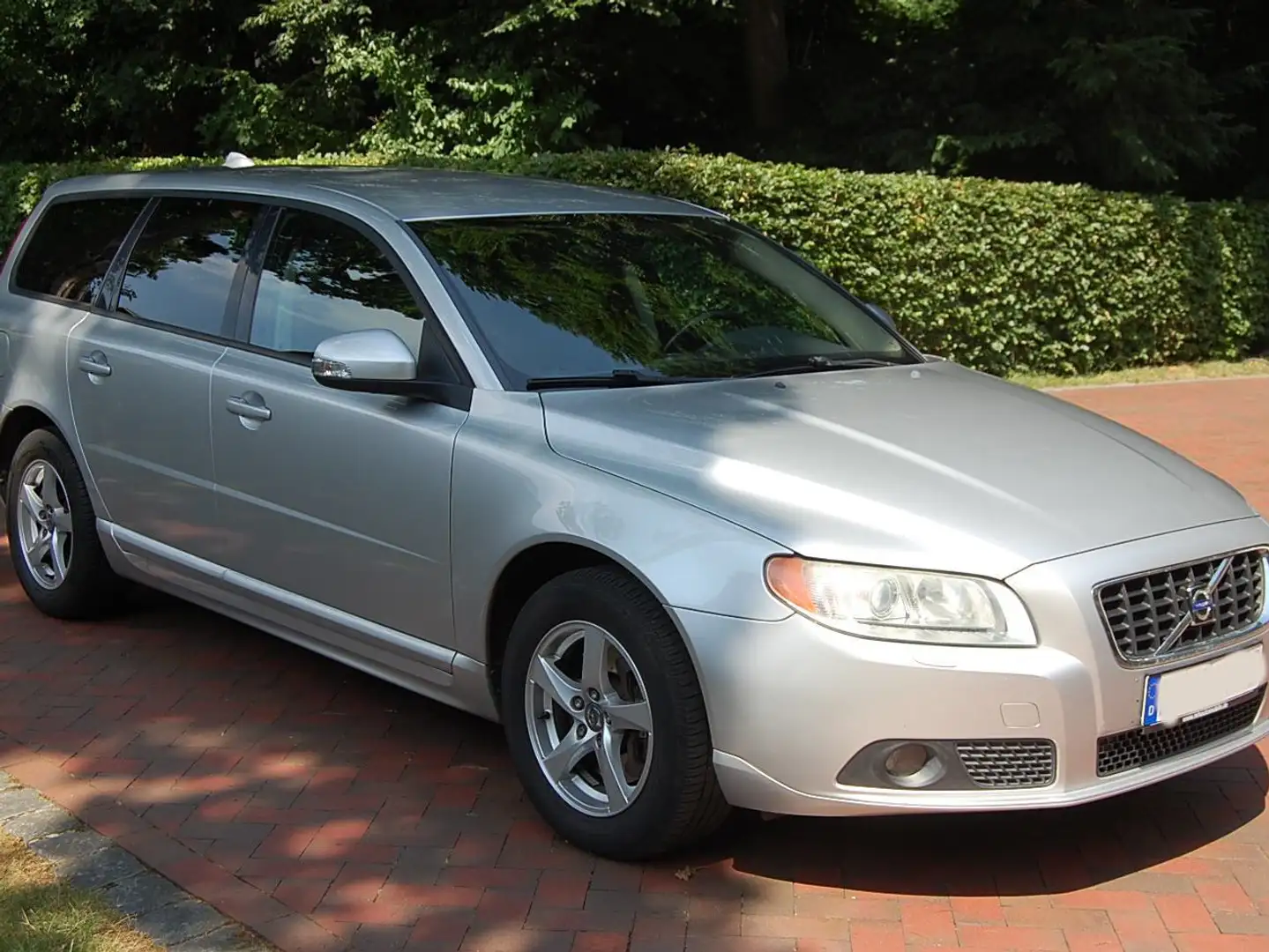 Volvo V70 Momentum Leder Bi Xenon Navi AHK Klimaautomatik Argent - 1