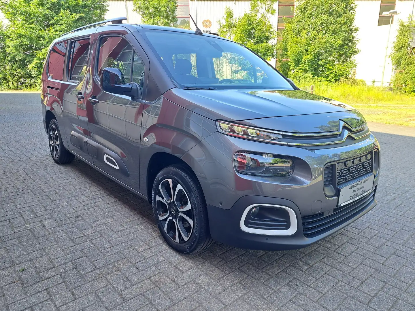 Citroen Berlingo XL BlueHDi 130 SHINE AHK STANDHEIZUNG Grau - 1