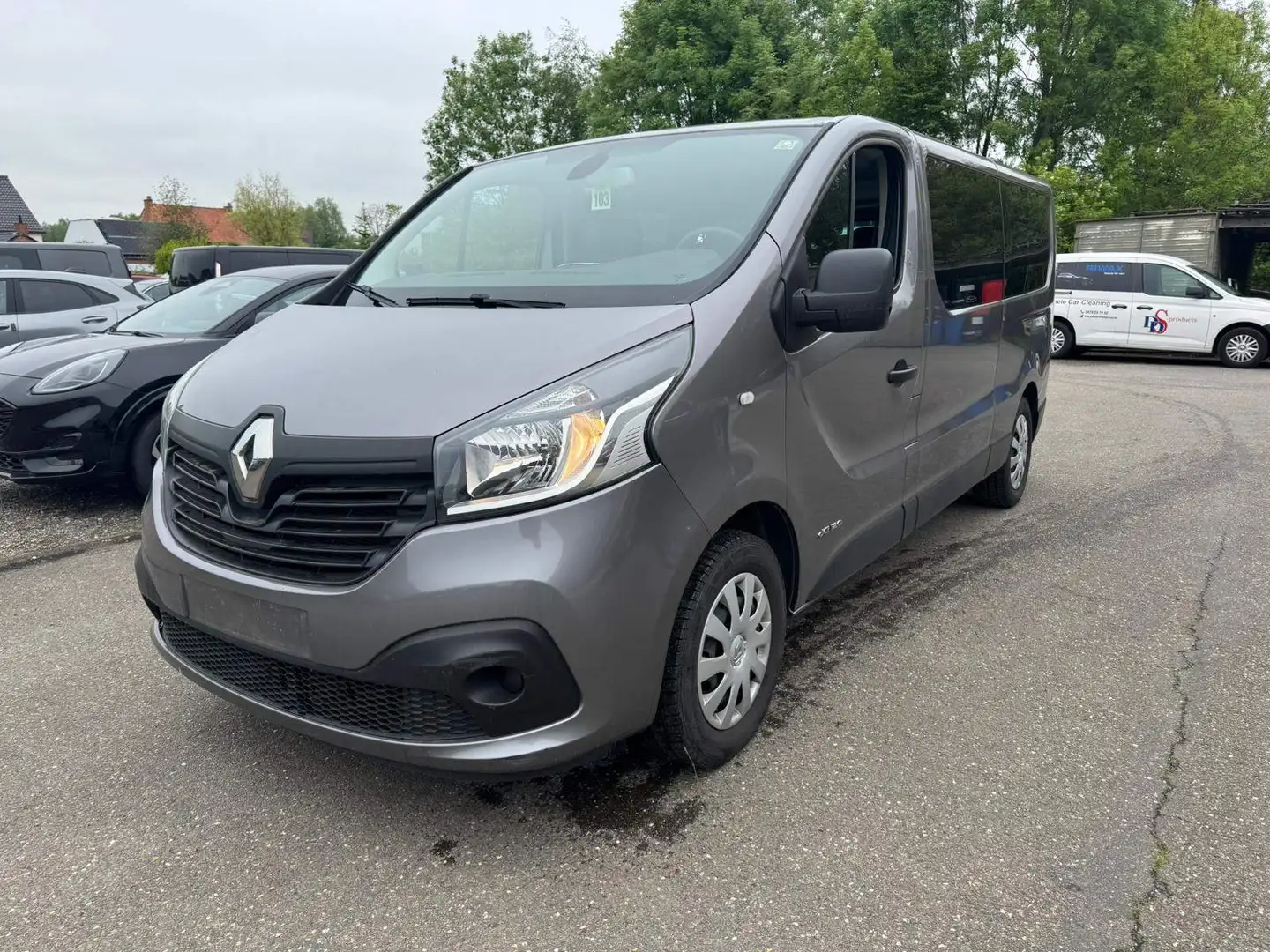 RENAULT Trafic