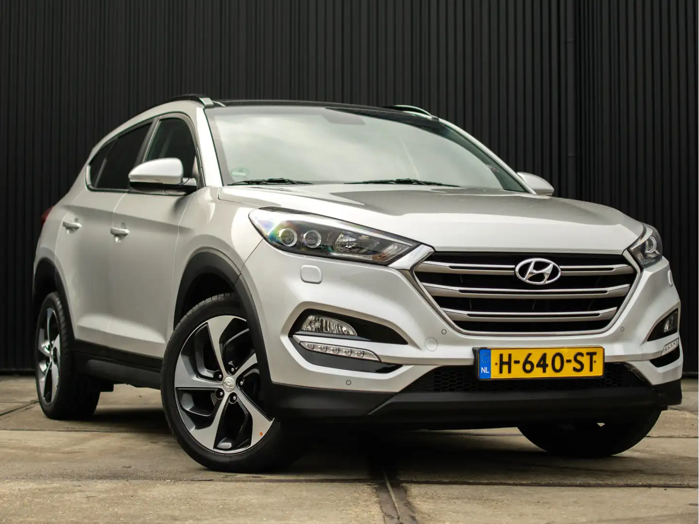 Hyundai TUCSON 1.6 T-GDi 177pk Premium | Pano | Leder | Camera | Silver - 2