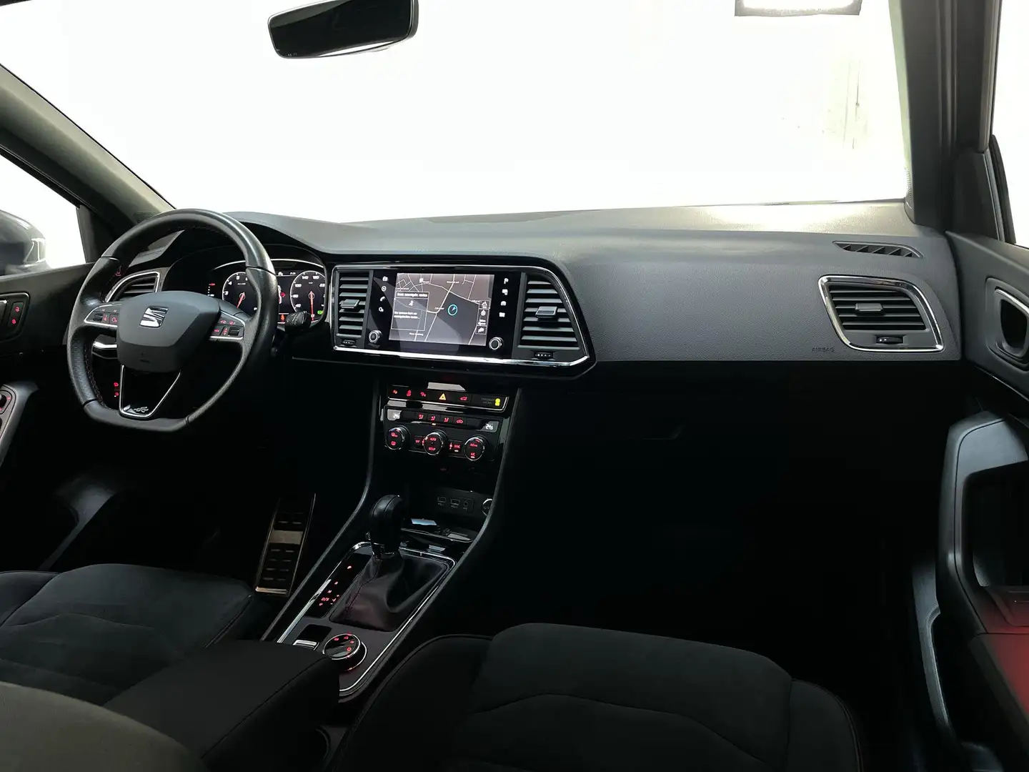 SEAT Ateca 1.5 TSI 150pk DSG FR Business Intense Virtual Cock Grijs - 2