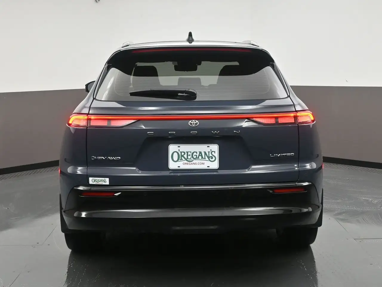 Toyota Crown снимка Toyota Crown