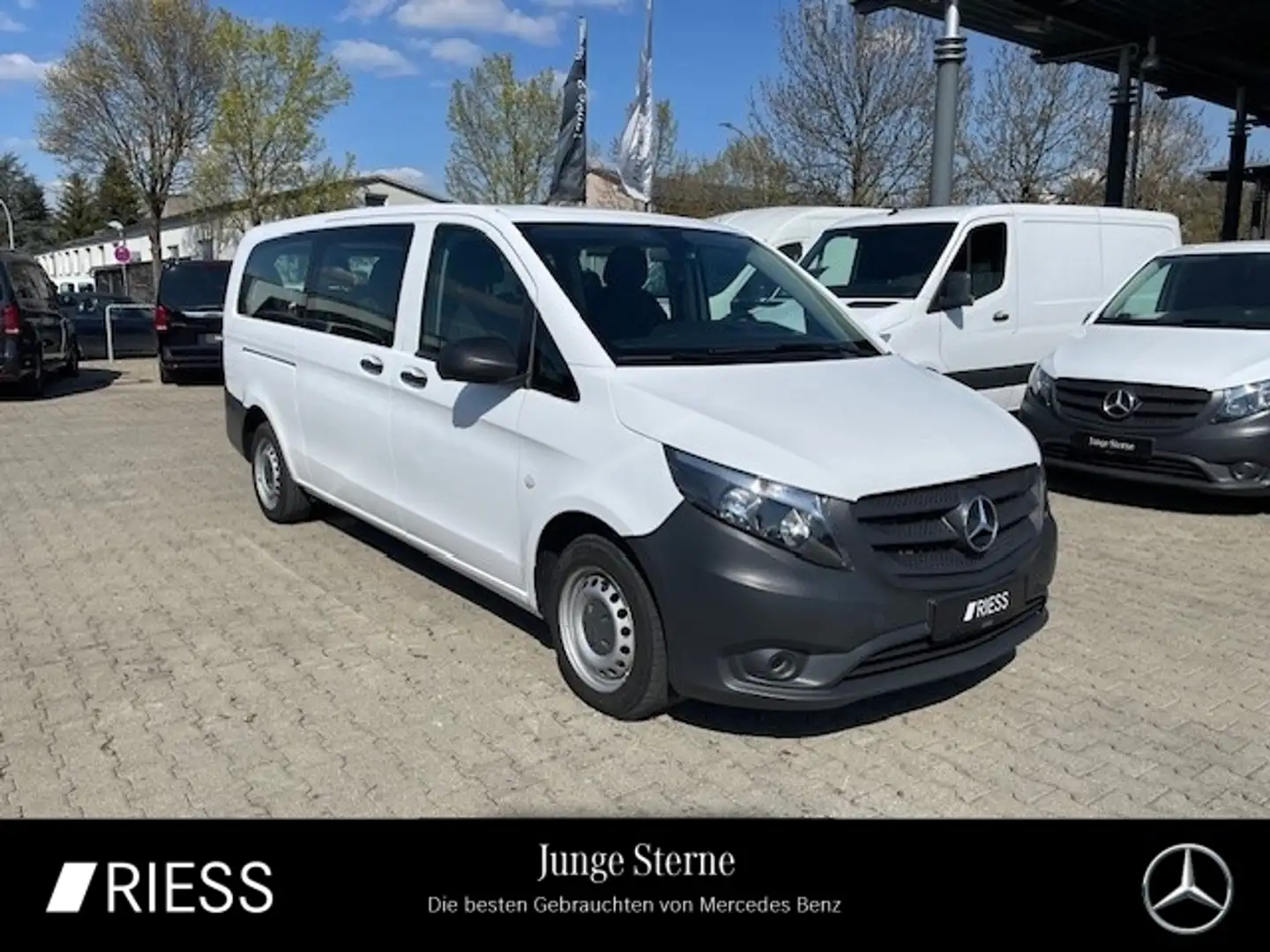 Mercedes-Benz Vito 114 CDI Tourer PRO Extralang / Klima / 8-Sitzer / Bianco - 1
