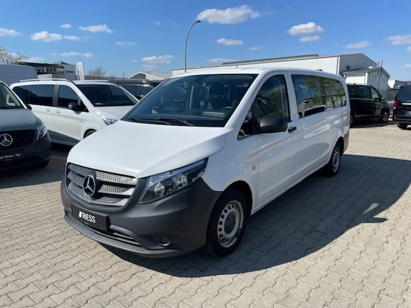 Mercedes-Benz Vito 114 CDI Tourer PRO Extralang / Klima / 8-Sitzer / Bianco - 2