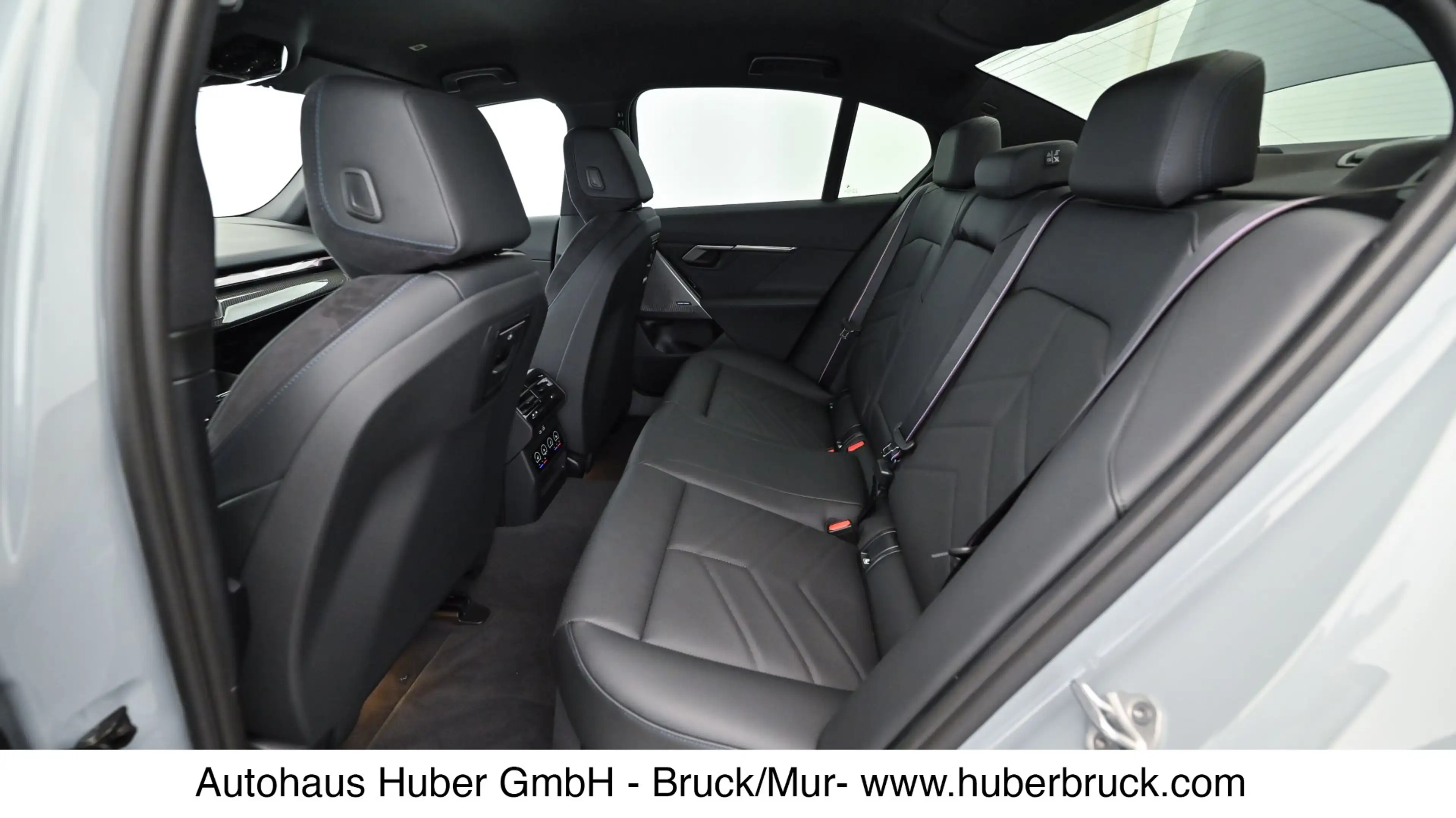 BMW i5 eDrive40 — photo 13