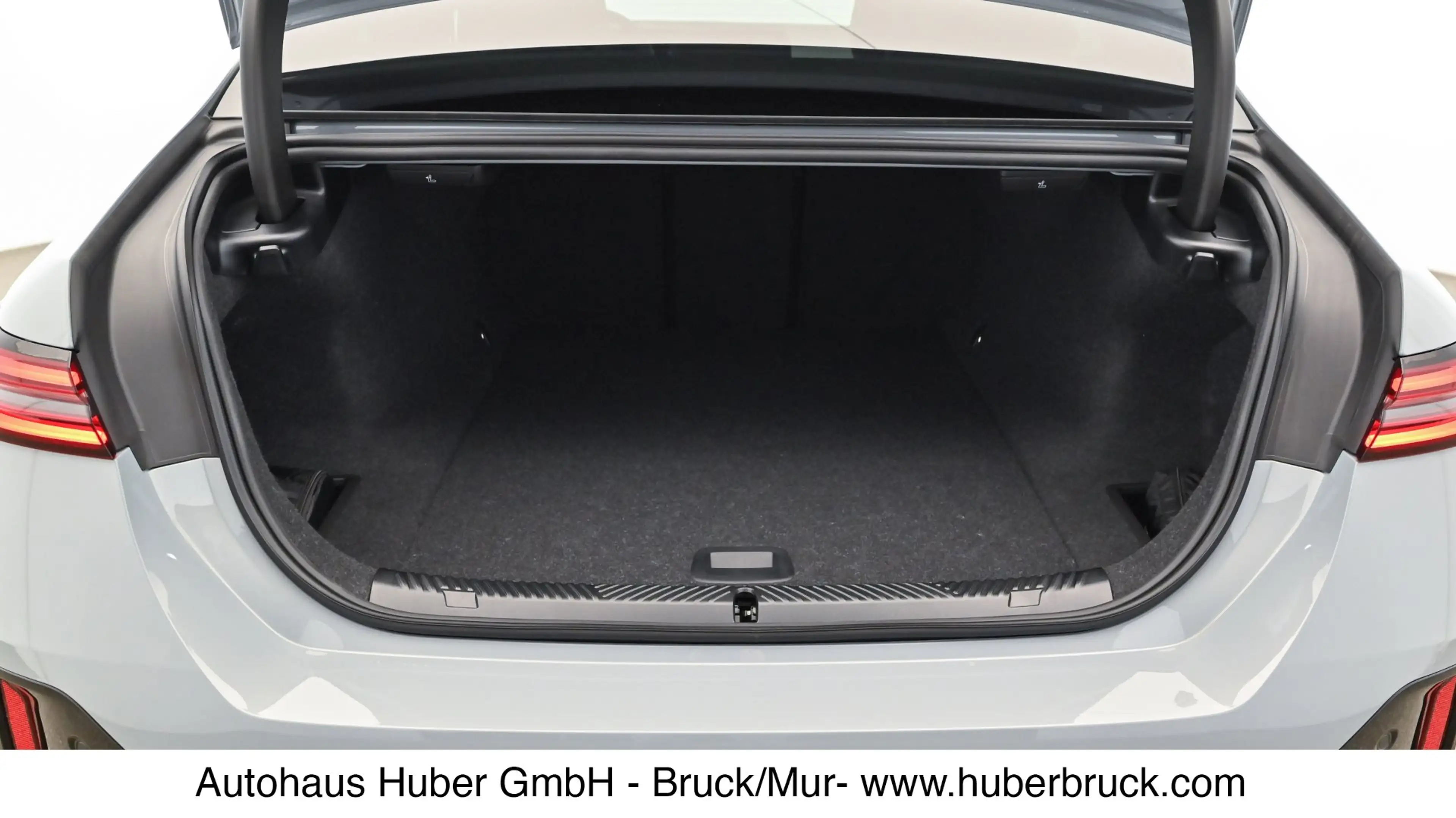 BMW i5 eDrive40 — photo 12