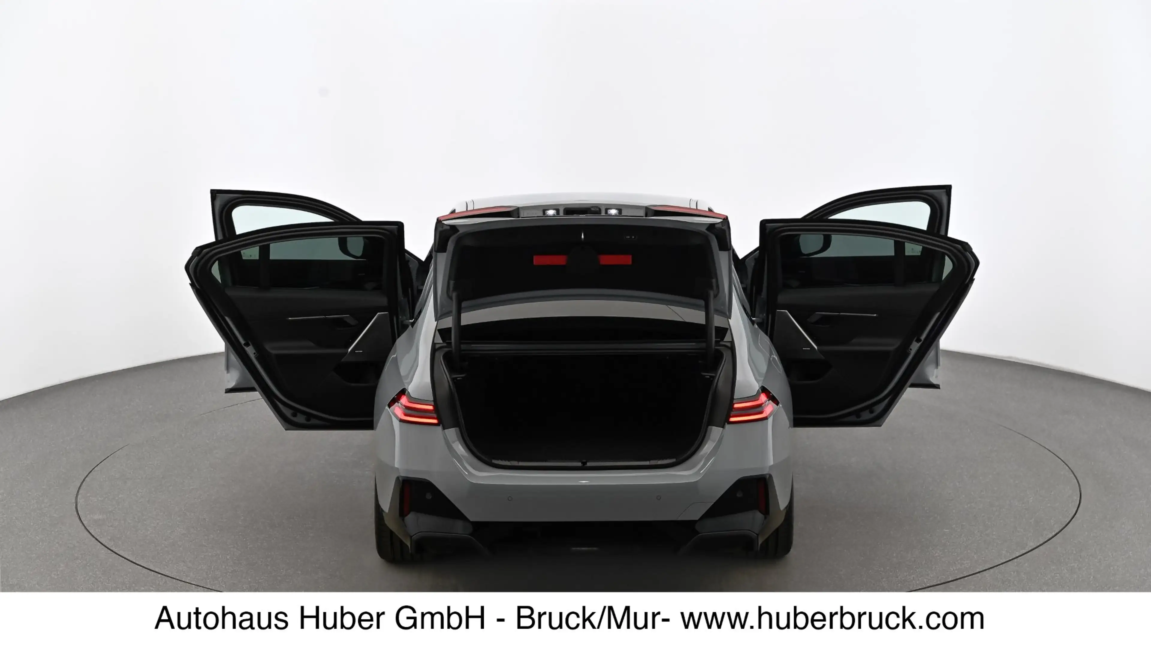 BMW i5 eDrive40 — photo 9
