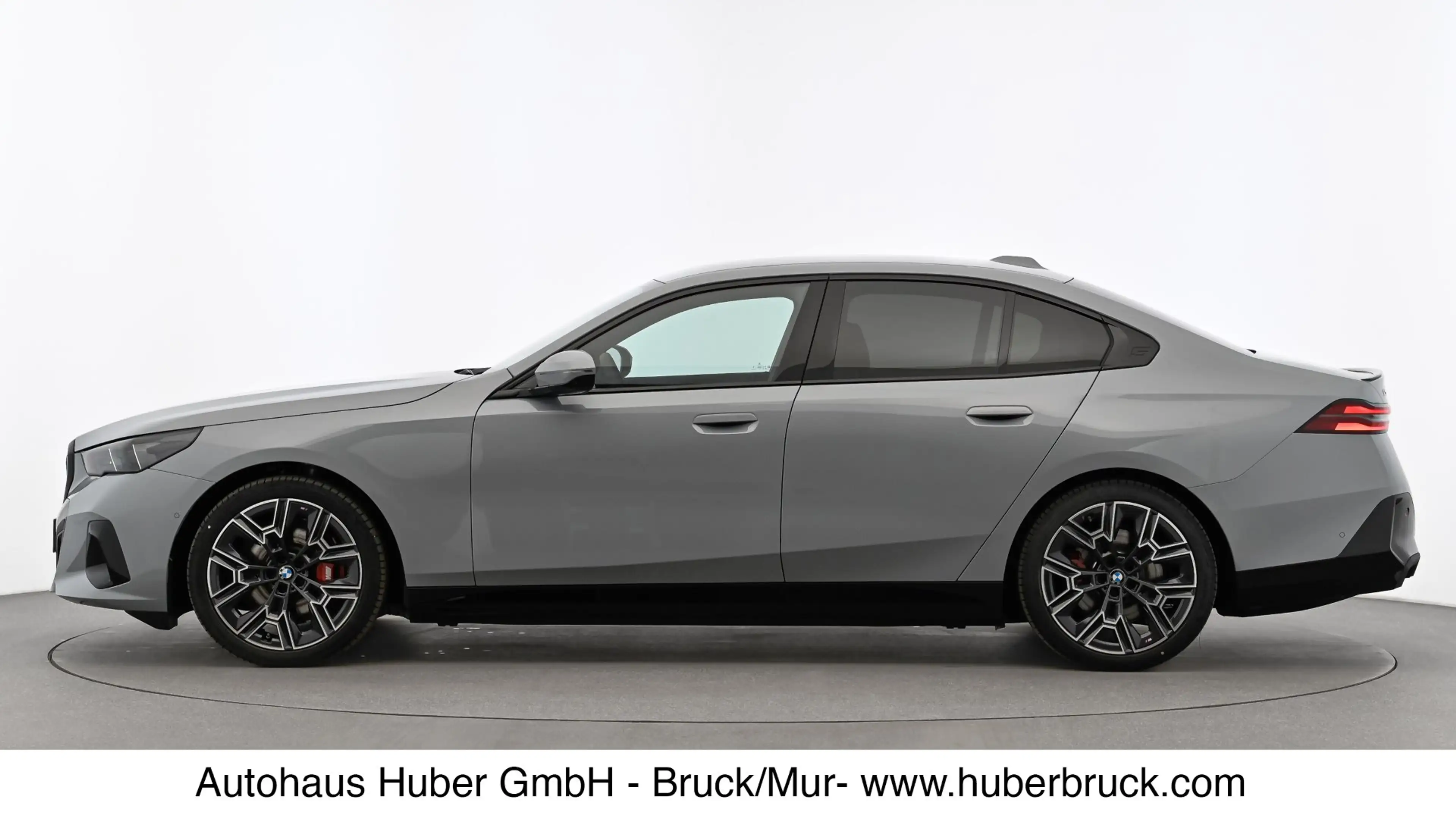 BMW i5 eDrive40 — photo 4