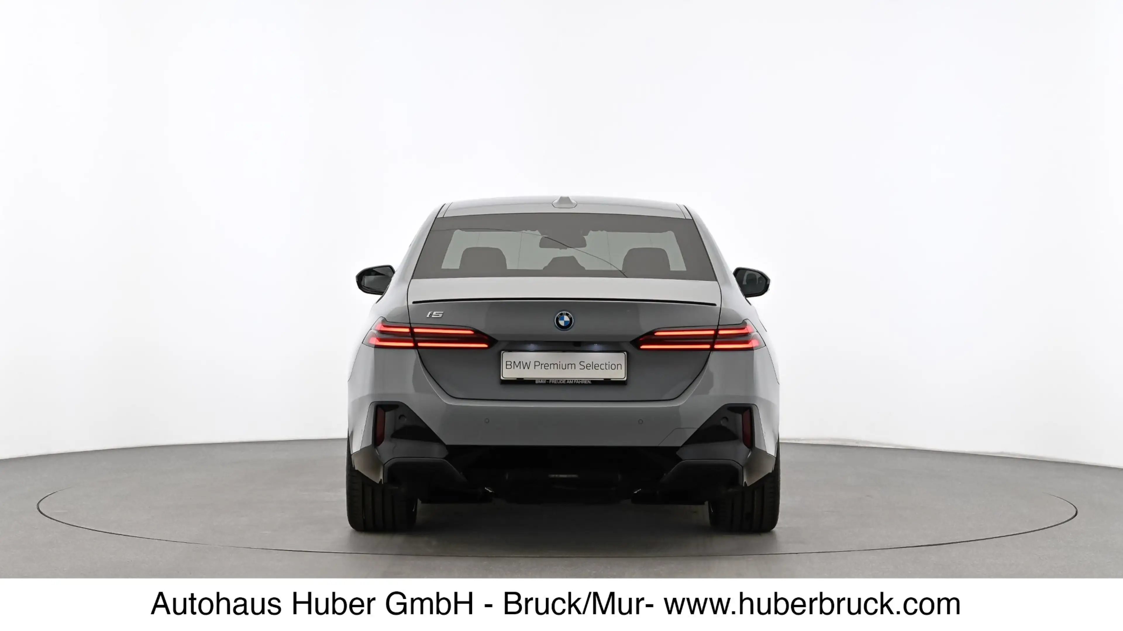 BMW i5 eDrive40 — photo 3