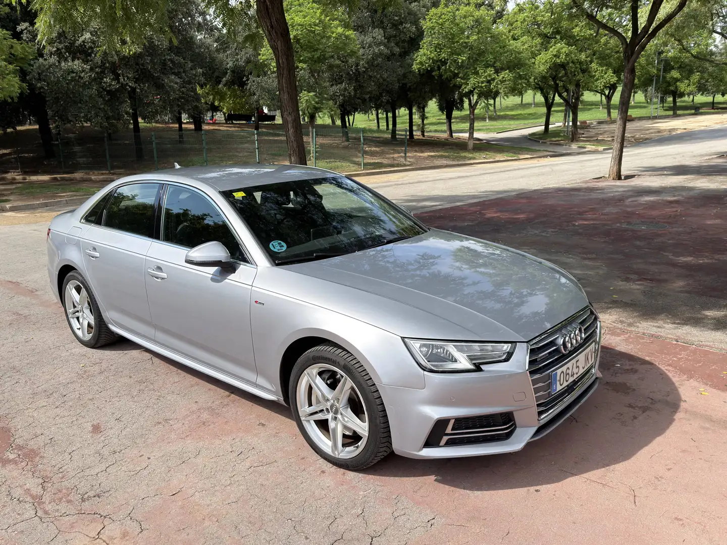 Audi A4 A4 3.0TDI S line ed. quattro Tip. 200kW S line edition Plateado - 1