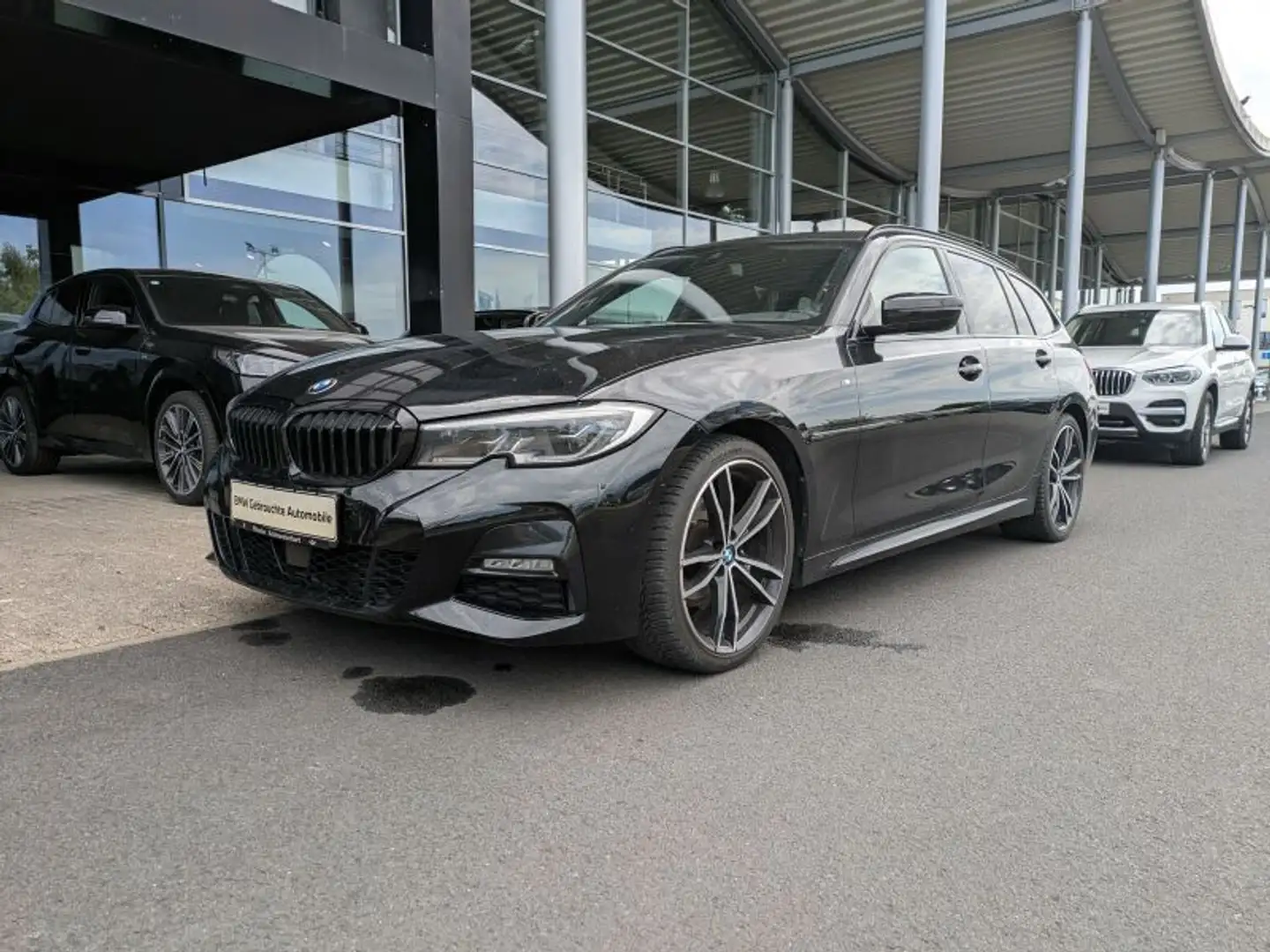 BMW 320 d Tour. M Sport Laser. AHK. Leder. Schwarz - 2
