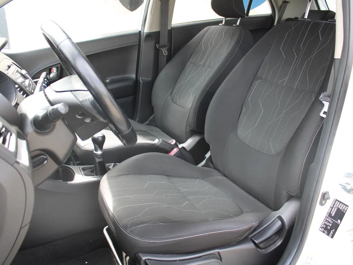 Kia Picanto 1.0 CVVT BusinessLine | AIRCO | 12 MAANDEN BOVAG G Wit - 2