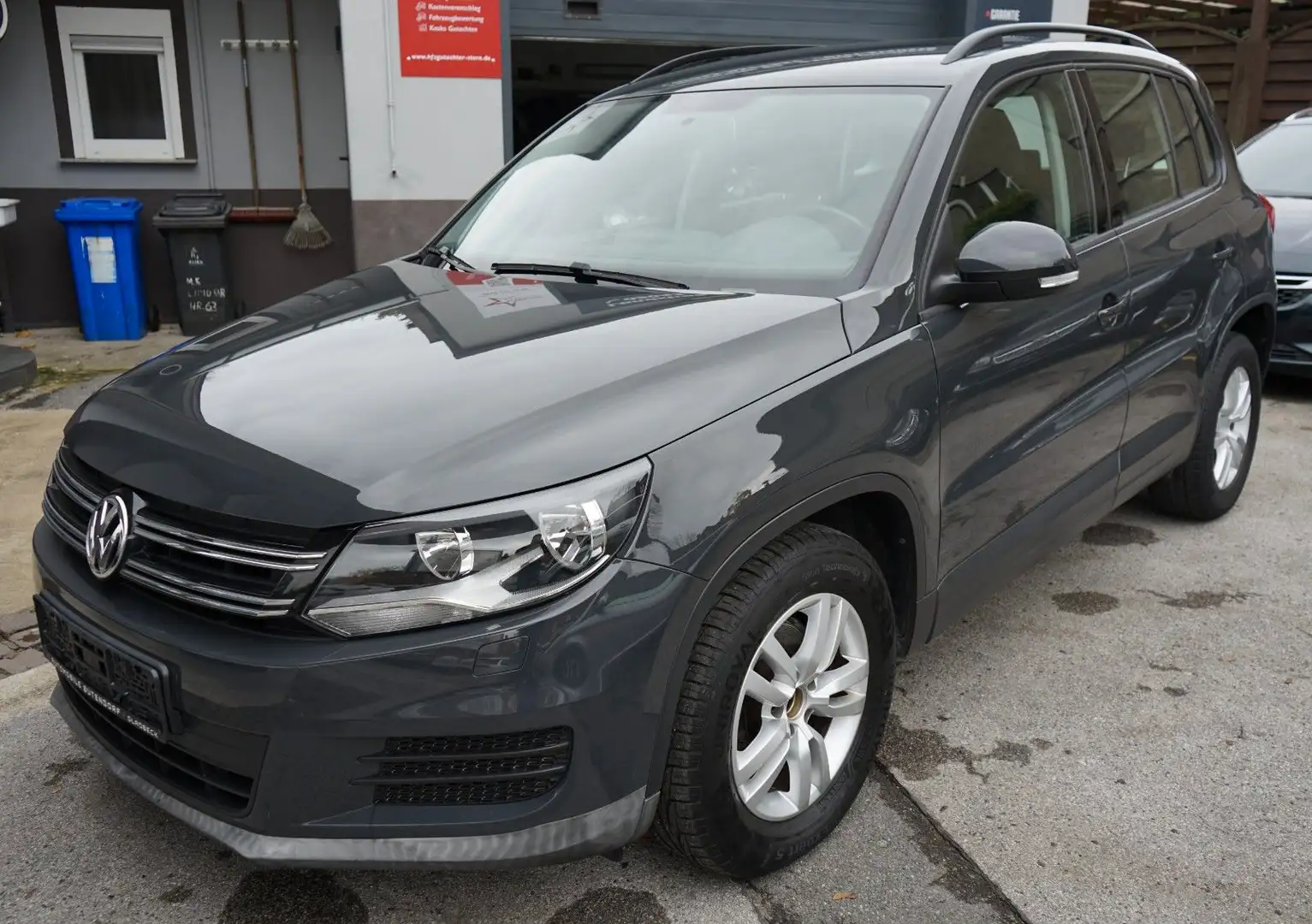 Volkswagen Tiguan Trend 1.4 TSI 57TKM/KLIMA/PDC/SHZ/ Gris - 2