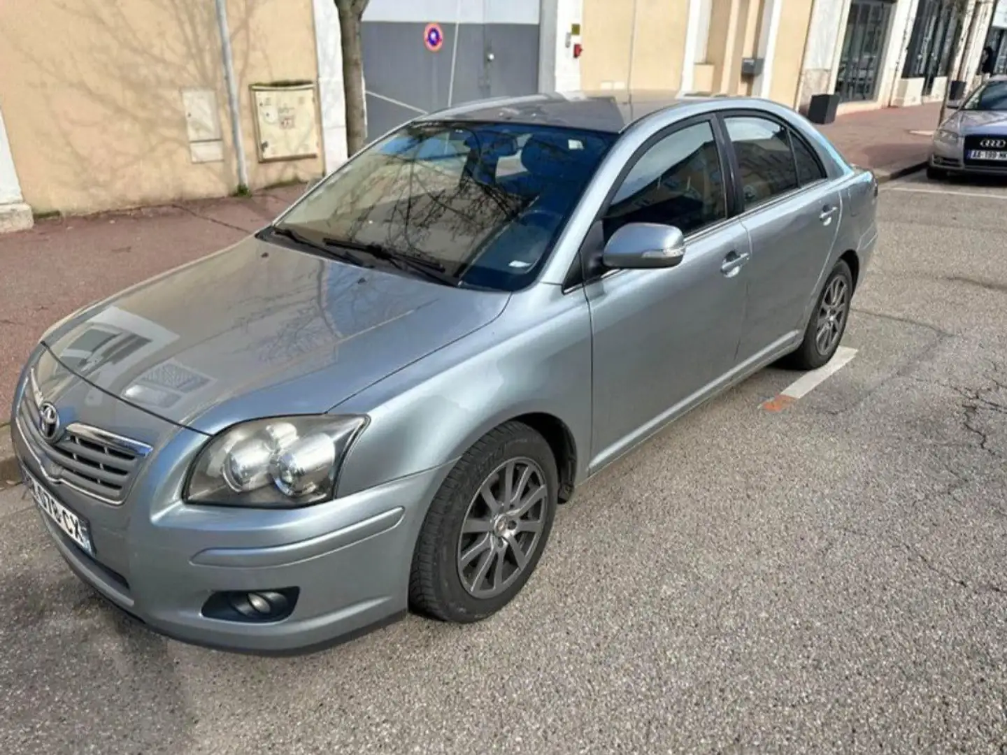 Toyota Avensis 115 D-4D Linéa Sol Grey - 1