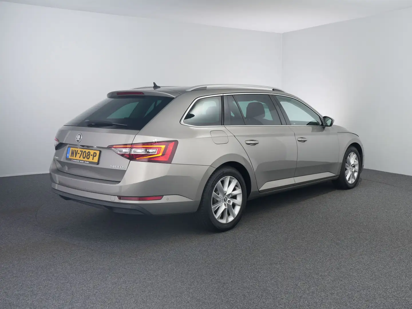 Skoda Superb Combi 1.8 TSI Style Business Canton | Camera | TV Beige - 2