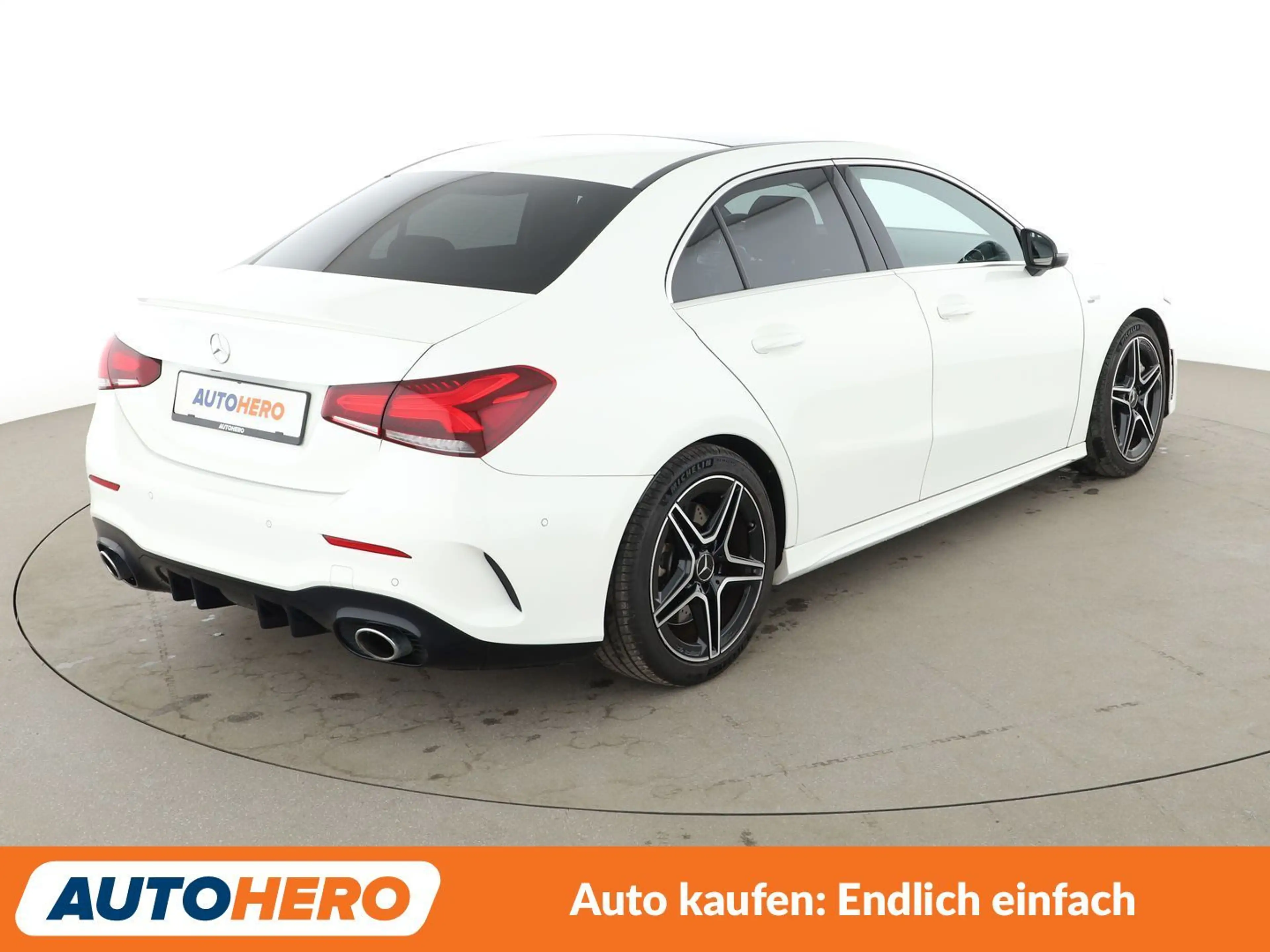 Mercedes-Benz A 35 AMG A 35 AMG 4Matic Aut.*NAV*LED*TEMP*CAM*PDC*SHZ* — photo 6