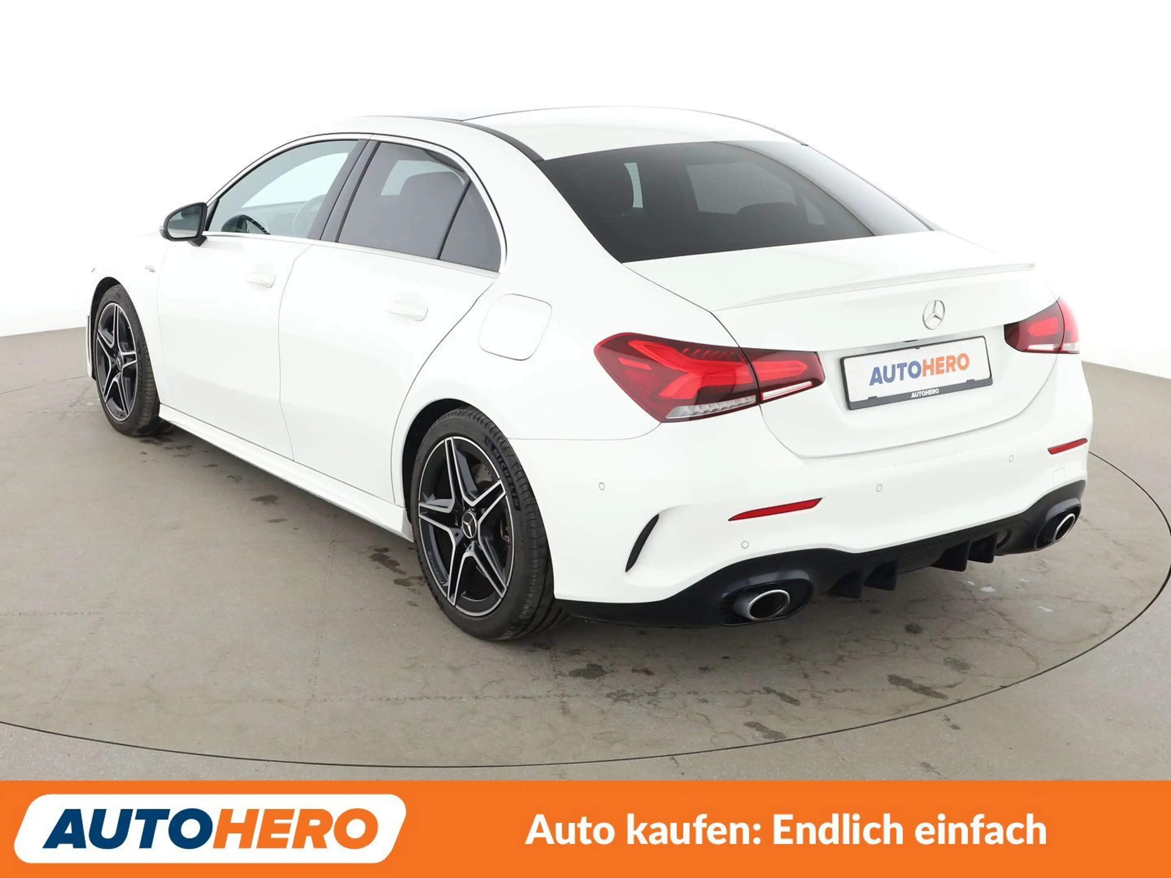 Mercedes-Benz A 35 AMG A 35 AMG 4Matic Aut.*NAV*LED*TEMP*CAM*PDC*SHZ* — photo 4