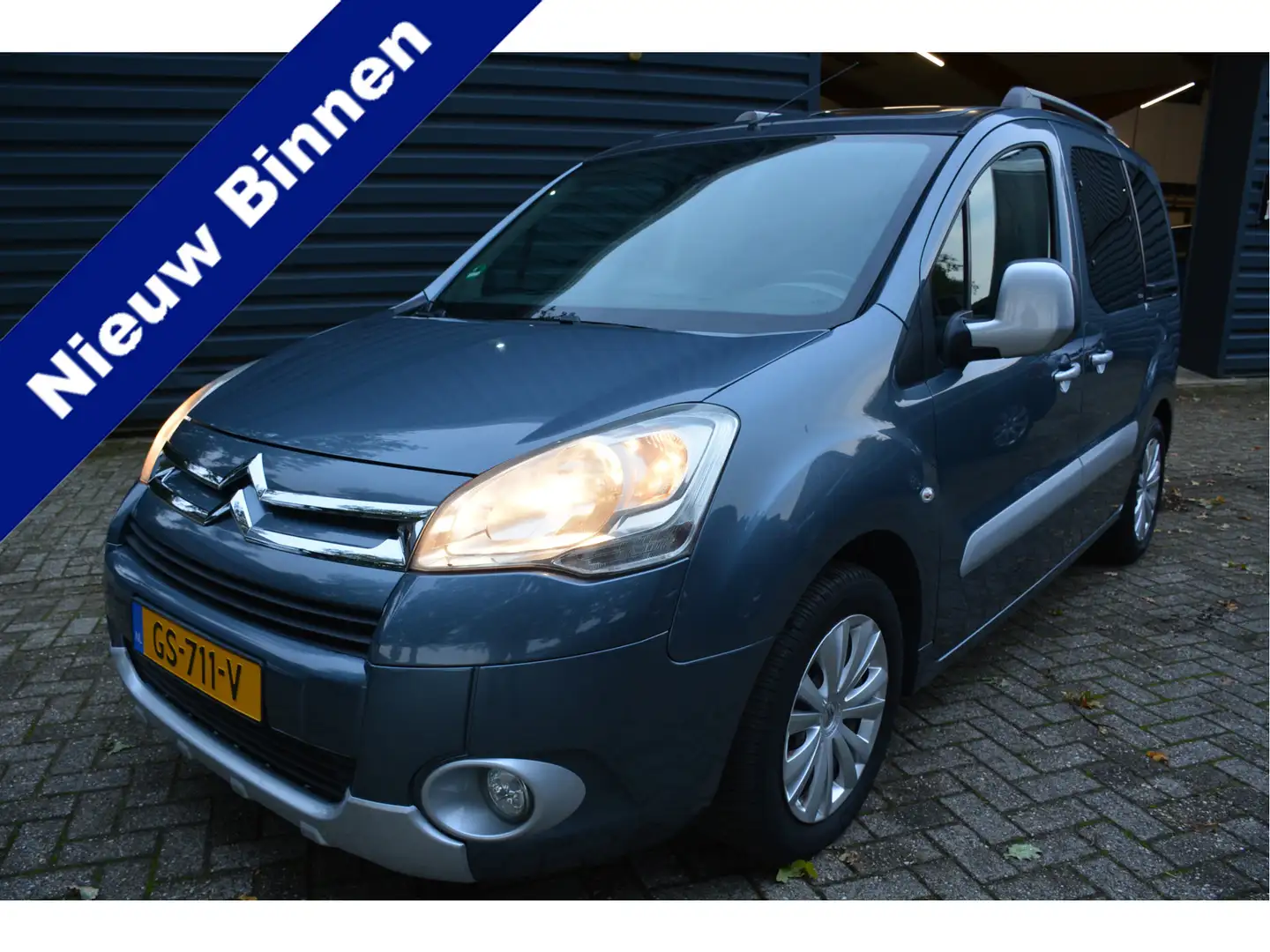 Citroen Berlingo 1.6 VTi 120 XTR Airco Cruise Control Panorama dak Grijs - 1