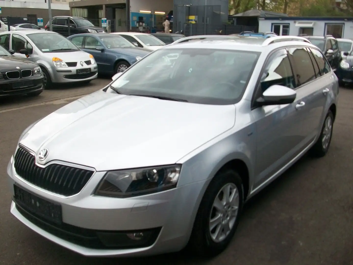 Skoda Octavia Combi 1.2 TSI Joy*Klima*Navi*PDC*AHK*Top Silber - 1
